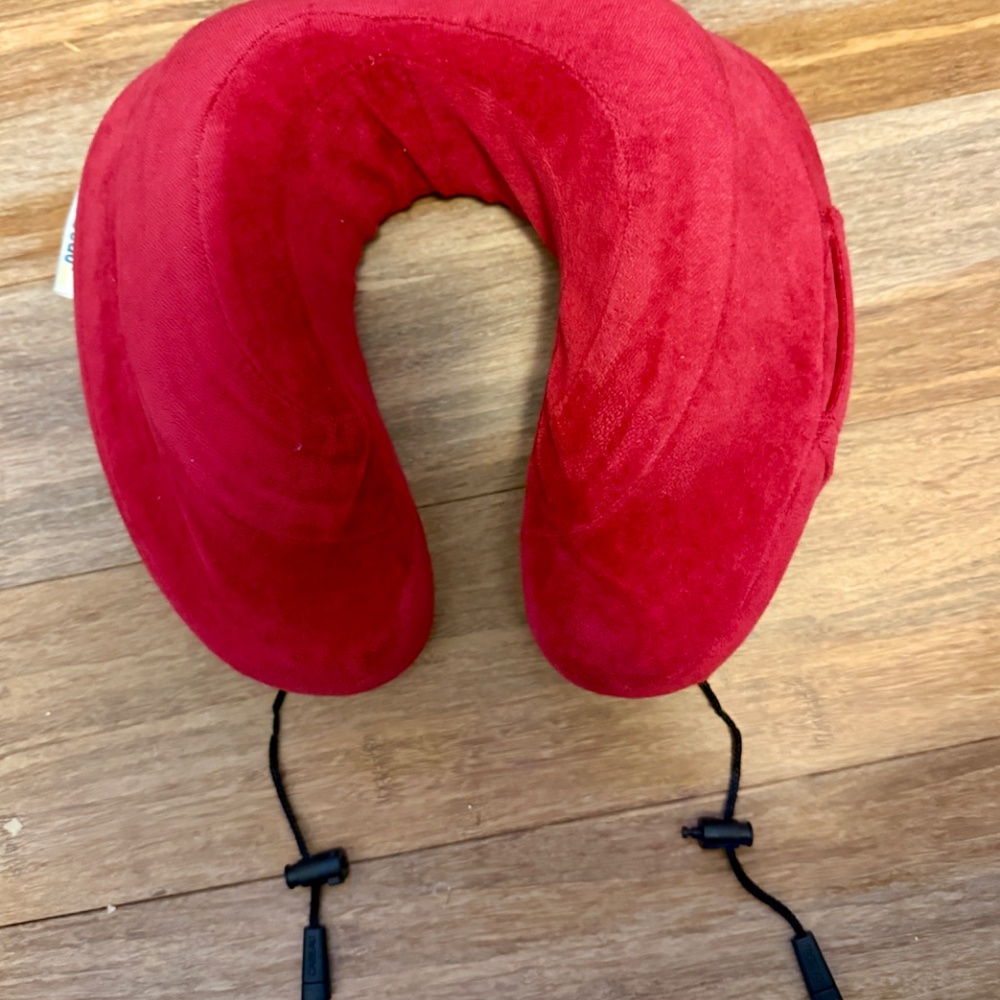Travel Neck Pillow- Cabeau Evolution Classic® - Picture 2 of 11